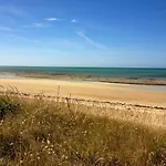 Maison Avec Jardin à 80 M De La De Barneville-carteret Hébergement de vacances *