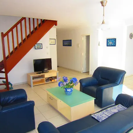 Maison Avec Jardin A 80 M De La De Barneville-carteret *