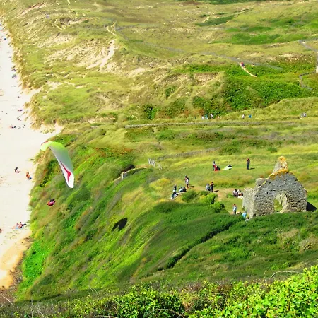 Maison Avec Jardin A 80 M De La De Barneville-carteret Hébergement de vacances *