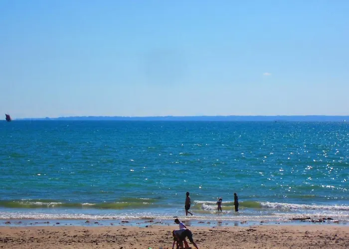Maison Avec Jardin A 80 M De La De Barneville-carteret *